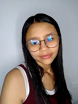 SofieLove 01 online show from 8, 2, 2026