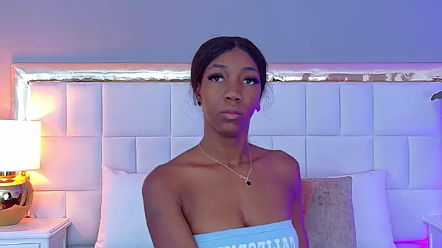 Snapshot of MadeleineHocker chatting on 13, 9, 2025 MadeleineHocker online show from 13, 9, 2025