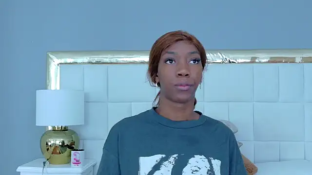 Snapshot of MadeleineHocker chatting on 4, 10, 2025 MadeleineHocker online show from 4, 10, 2025