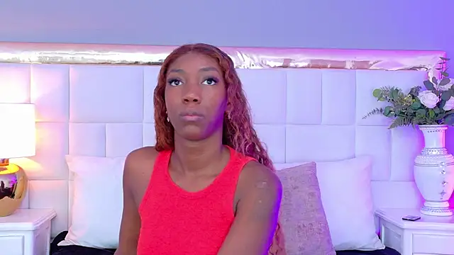 Snapshot of MadeleineHocker chatting on 4, 11, 2025 MadeleineHocker online show from 4, 11, 2025