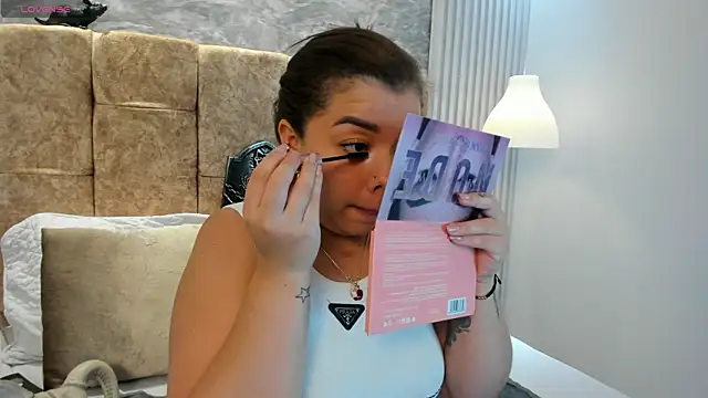 leilapons online show from 31, 10, 2025