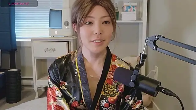 Nana with online show from 11, 1, 2026