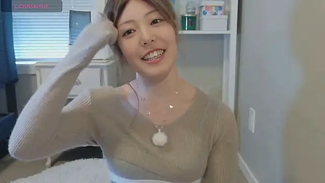 Nana with online show from 7, 2, 2026