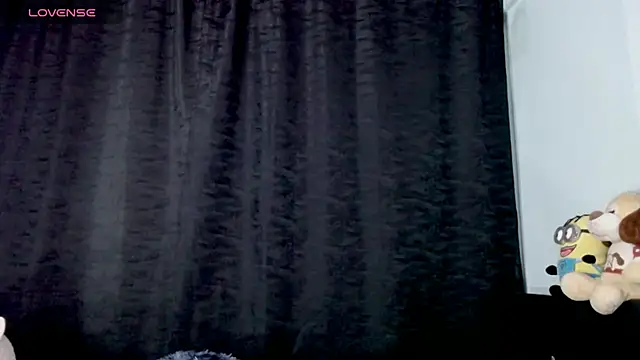 EVAH LEE  online show from 16, 4, 2026