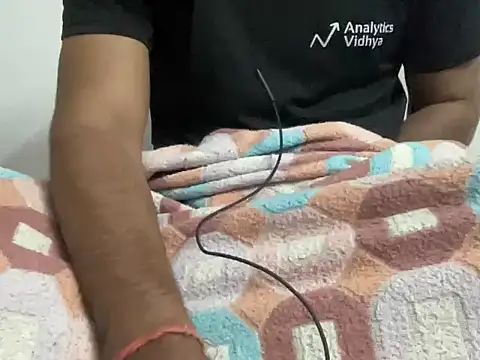 Snapshot of milf_banger121 chatting on 26, 10, 2025 milf banger121 online show from 26, 10, 2025