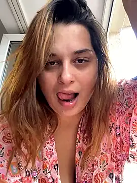 Kelly Bliss online show from 6, 10, 2025