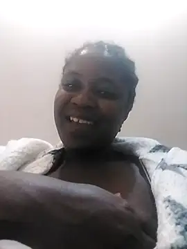 Snapshot of CandyMayaxx2 chatting on 17, 11, 2025 CandyMayaxx2 online show from 17, 11, 2025