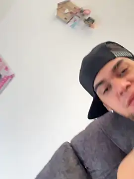 Snapshot of enzo_vittale03_ chatting on 26, 9, 2025 enzo vittale03 online show from 26, 9, 2025