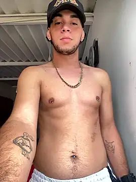 Snapshot of enzo_vittale03_ chatting on 8, 1, 2026 enzo vittale03 online show from 8, 1, 2026