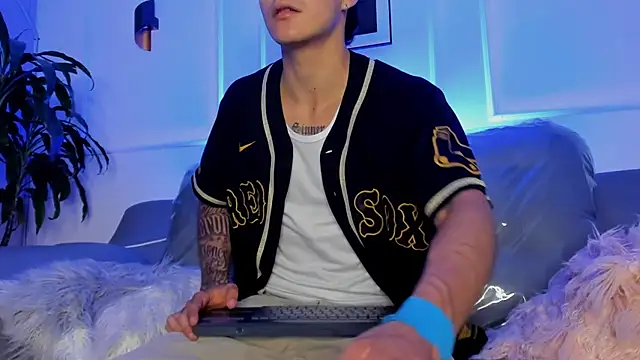 Leo santoro online show from 27, 2, 2026