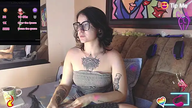 Snapshot of miss_tatta chatting on 18, 10, 2025 miss tatta online show from 18, 10, 2025