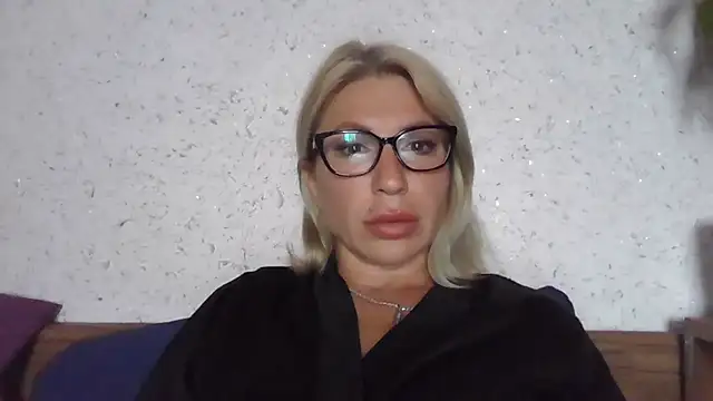 Snapshot of fox_red_lady7 chatting on 31, 5, 2026 fox red lady7 online show from 31, 5, 2026