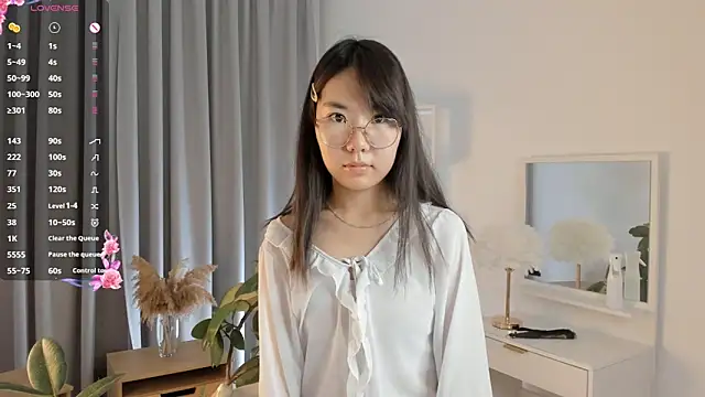 Snapshot of UdelaDodson chatting on 12, 9, 2025 UdelaDodson online show from 12, 9, 2025