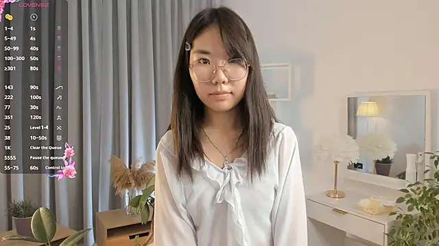 Snapshot of UdelaDodson chatting on 13, 9, 2025 UdelaDodson online show from 13, 9, 2025