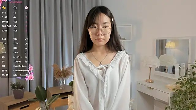 Snapshot of UdelaDodson chatting on 14, 9, 2025 UdelaDodson online show from 14, 9, 2025