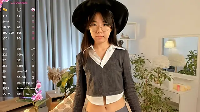 Snapshot of UdelaDodson chatting on 1, 10, 2025 UdelaDodson online show from 1, 10, 2025