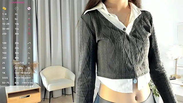 Snapshot of UdelaDodson chatting on 28, 10, 2025 UdelaDodson online show from 28, 10, 2025