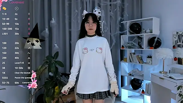 Snapshot of UdelaDodson chatting on 31, 10, 2025 UdelaDodson online show from 31, 10, 2025