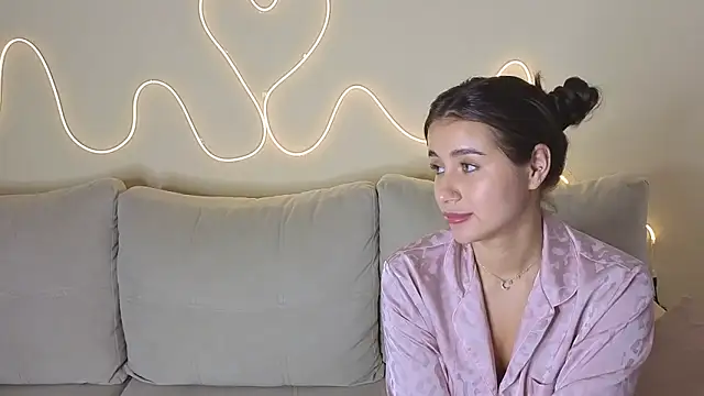 Snapshot of KathrynBrooks chatting on 28, 11, 2025 KathrynBrooks online show from 28, 11, 2025