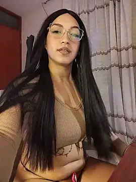 FallsForHerSmile online show from 14, 5, 2026