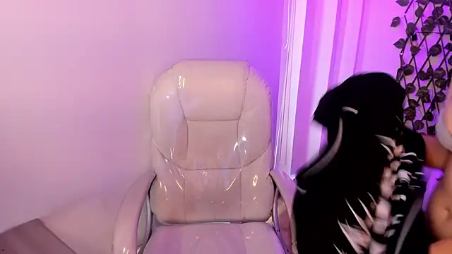 Nathaly ds online show from 10, 2, 2026