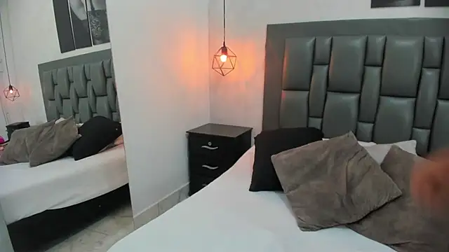 dakota roussee online show from 27, 9, 2025