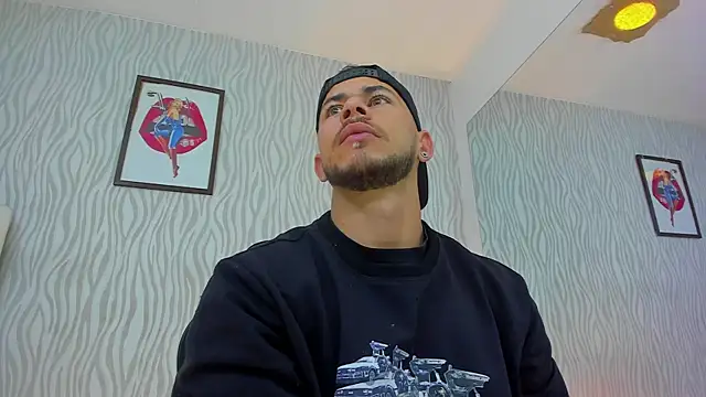 Snapshot of dylan_jacobx chatting on 11, 9, 2025 dylan jacobx online show from 11, 9, 2025