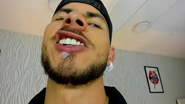 Snapshot of dylan_jacobx chatting on 15, 10, 2025 dylan jacobx online show from 15, 10, 2025