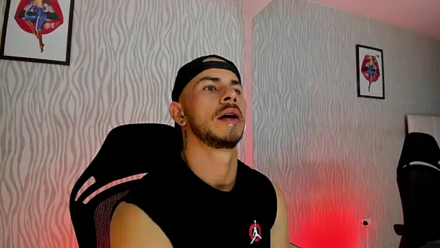 Snapshot of dylan_jacobx chatting on 21, 11, 2025 dylan jacobx online show from 21, 11, 2025