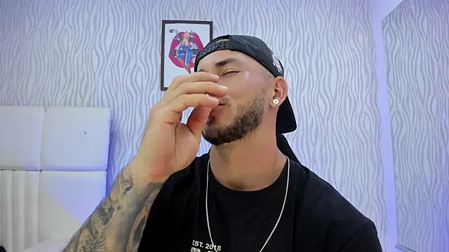 Snapshot of dylan_jacobx chatting on 15, 12, 2025 dylan jacobx online show from 15, 12, 2025