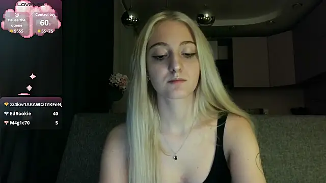Snapshot of white_liillyy chatting on 18, 9, 2025 white liillyy online show from 18, 9, 2025