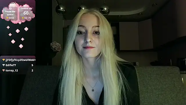 Snapshot of white_liillyy chatting on 20, 9, 2025 white liillyy online show from 20, 9, 2025
