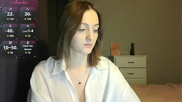 white liillyy online show from 13, 3, 2026