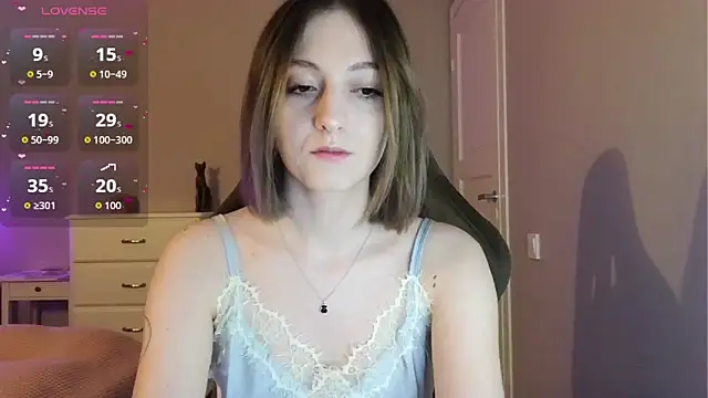 white liillyy online show from 28, 5, 2026