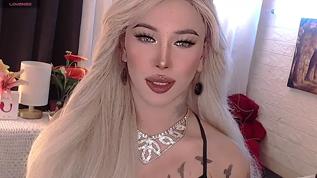 Snapshot of Your_valentina_goddess chatting on 9, 10, 2025 Your valentina goddess online show from 9, 10, 2025