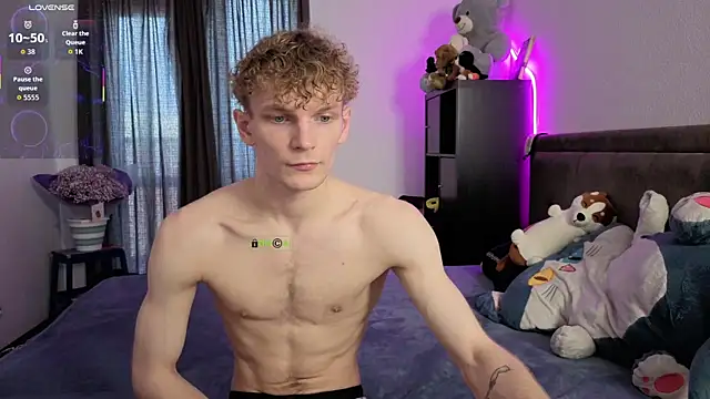 Snapshot of adam_chris chatting on 20, 10, 2025 adam chris online show from 20, 10, 2025