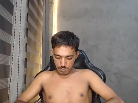 Snapshot of RowyCam chatting on 10, 9, 2025 RowyCam online show from 10, 9, 2025