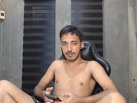 Snapshot of RowyCam chatting on 13, 9, 2025 RowyCam online show from 13, 9, 2025