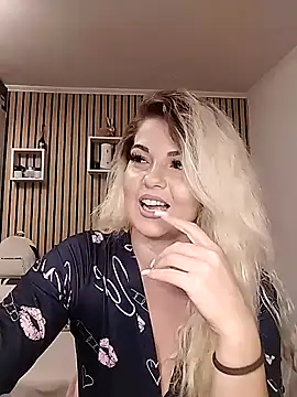 Snapshot of Mayaaaaaa_ chatting on 21, 11, 2025 Mayaaaaaa online show from 21, 11, 2025