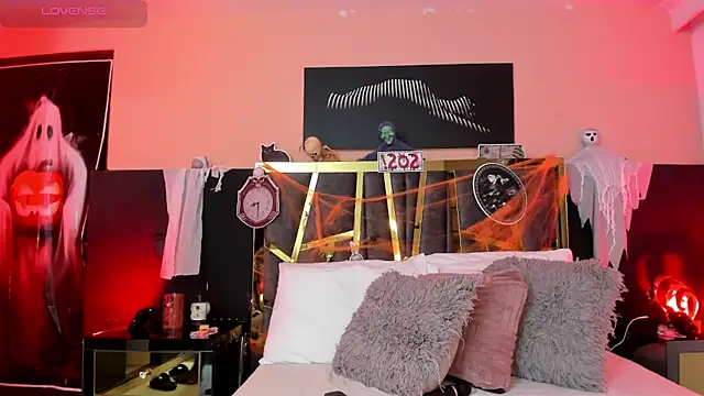 ScarletTorres online show from 27, 10, 2025