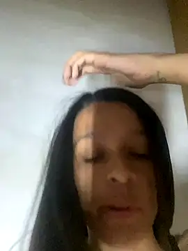 Snapshot of Evermorre chatting on 22, 11, 2025 Evermorre online show from 22, 11, 2025