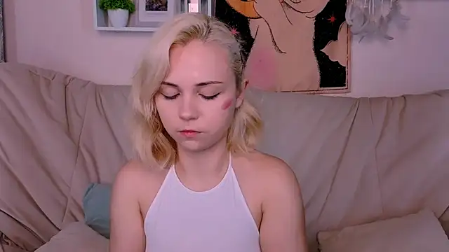 Snapshot of Charlotte_Colinss chatting on 14, 9, 2025 Charlotte Colinss online show from 14, 9, 2025