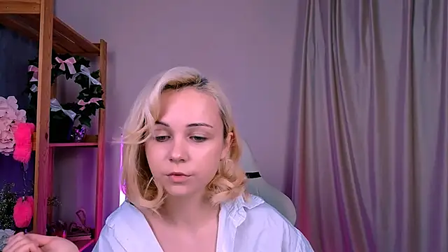Charlotte Colinss online show from 30, 9, 2025