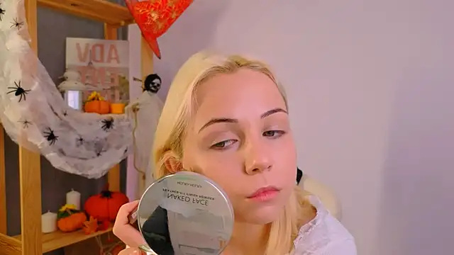 Snapshot of Charlotte_Colinss chatting on 21, 10, 2025 Charlotte Colinss online show from 21, 10, 2025