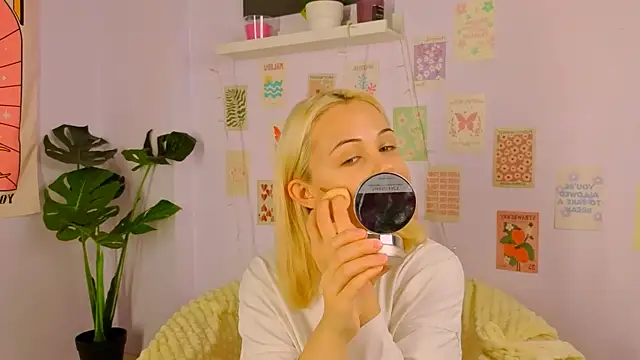 Snapshot of Charlotte_Colinss chatting on 24, 10, 2025 Charlotte Colinss online show from 24, 10, 2025