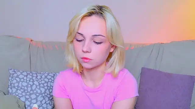 Charlotte Colinss online show from 9, 5, 2026