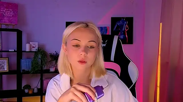 Charlotte Colinss online show from 29, 5, 2026