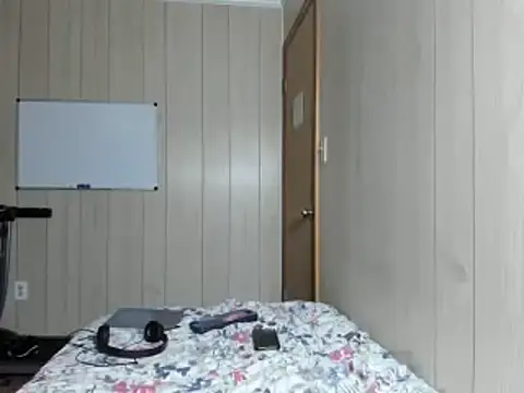 Snapshot of NaturalBeautyQueen chatting on 30, 10, 2025 NaturalBeautyQueen online show from 30, 10, 2025