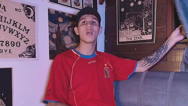 Snapshot of _realwav chatting on 9, 9, 2025 realwav online show from 9, 9, 2025