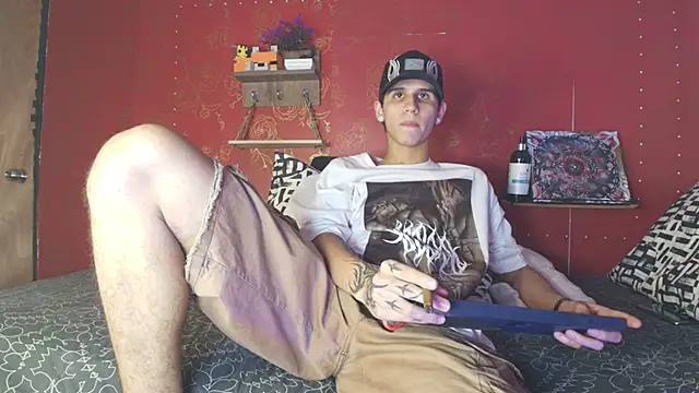 Snapshot of _realwav chatting on 12, 10, 2025 realwav online show from 12, 10, 2025